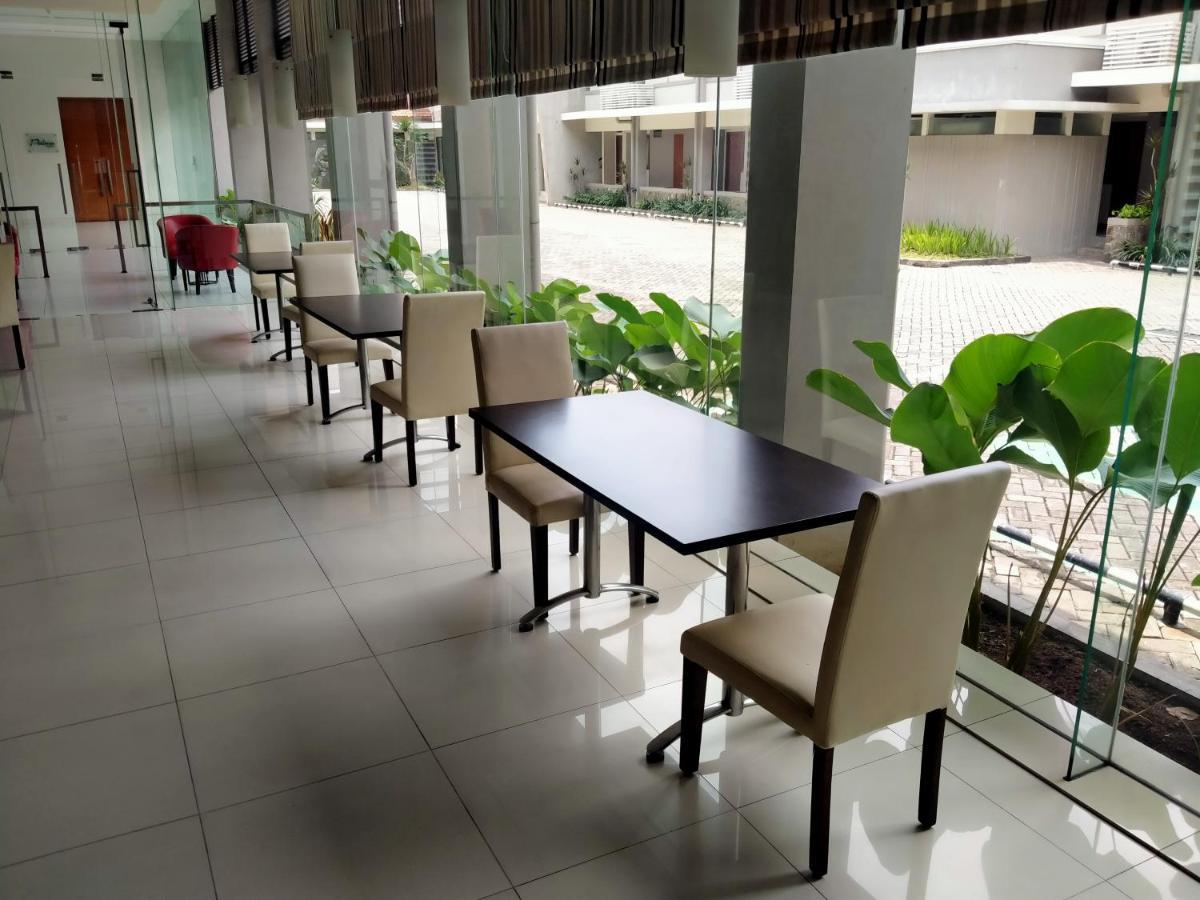 Hotel Quirin Semarang Exteriér fotografie