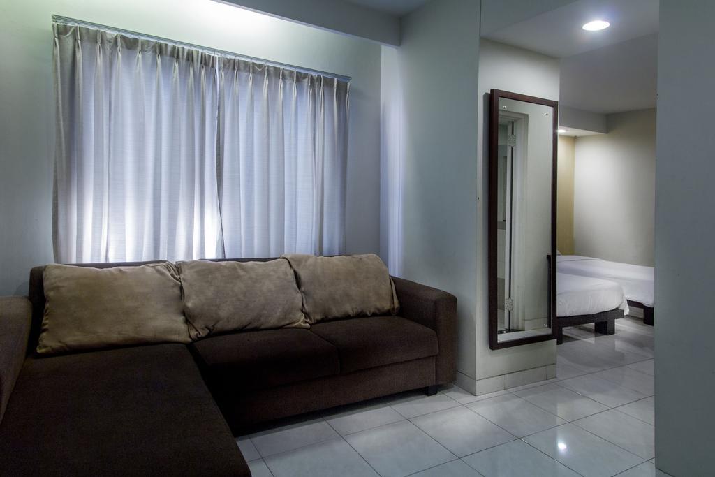 Hotel Quirin Semarang Pokoj fotografie