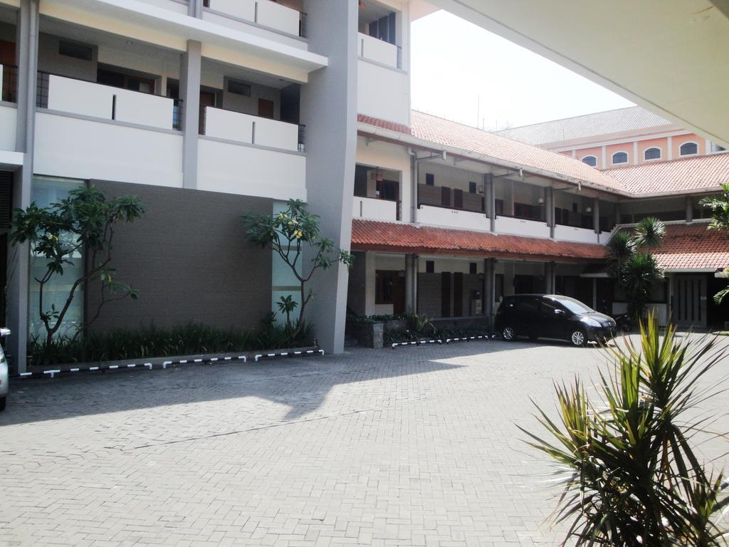Hotel Quirin Semarang Exteriér fotografie